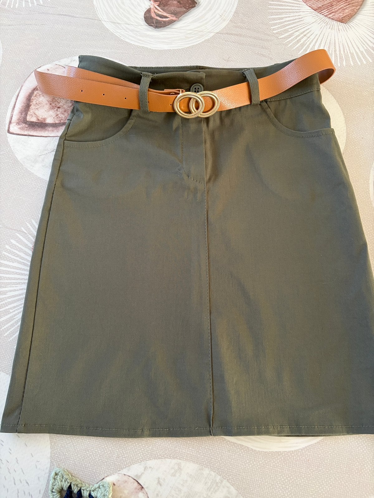 Korte kaki rok met camelkleurige riem — Maat S (34/36), Ophalen of Verzenden, Zo goed als nieuw, Groen