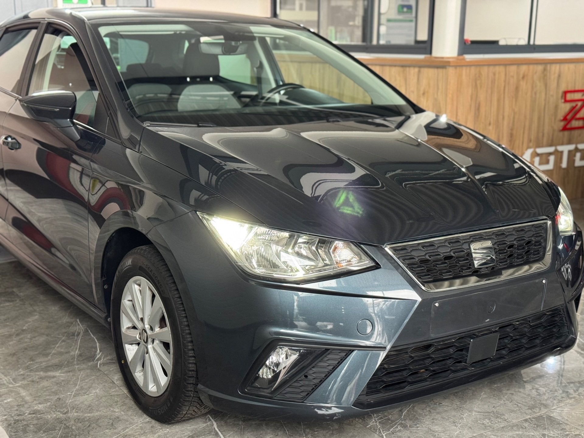 Seat // Ibiza CNG, Auto's, Seat, Bedrijf, Te koop, Ibiza, ABS, Airbags, Airconditioning, Alarm, Android Auto, Apple Carplay, Automatische klimaatregeling