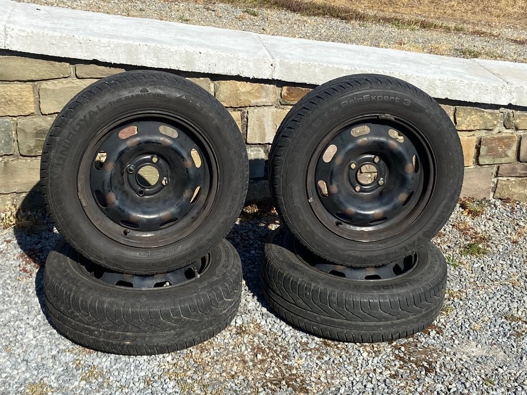 Pneus pluie 15" - Uniroyal 185/65 R15, Auto-onderdelen, Banden en Velgen, Gebruikt, 15 inch, 185 mm, Band(en)