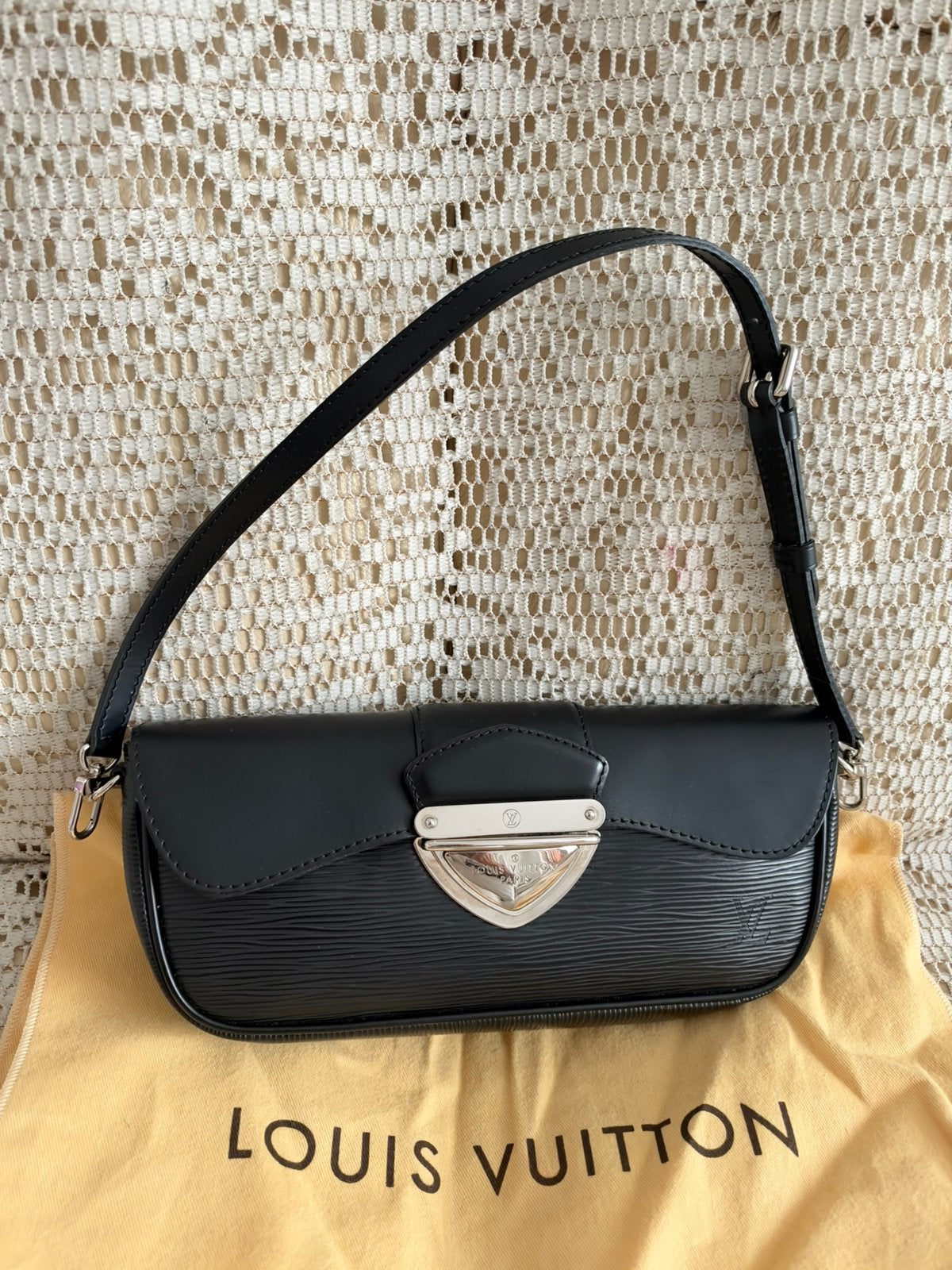 LOUIS VUITTON tas Montaigne model epi leer, Ophalen of Verzenden, Zo goed als nieuw, Zwart