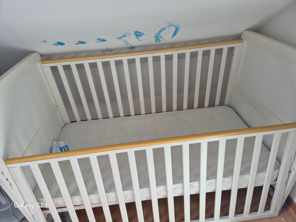 Kinderbed met metaal, Ophalen