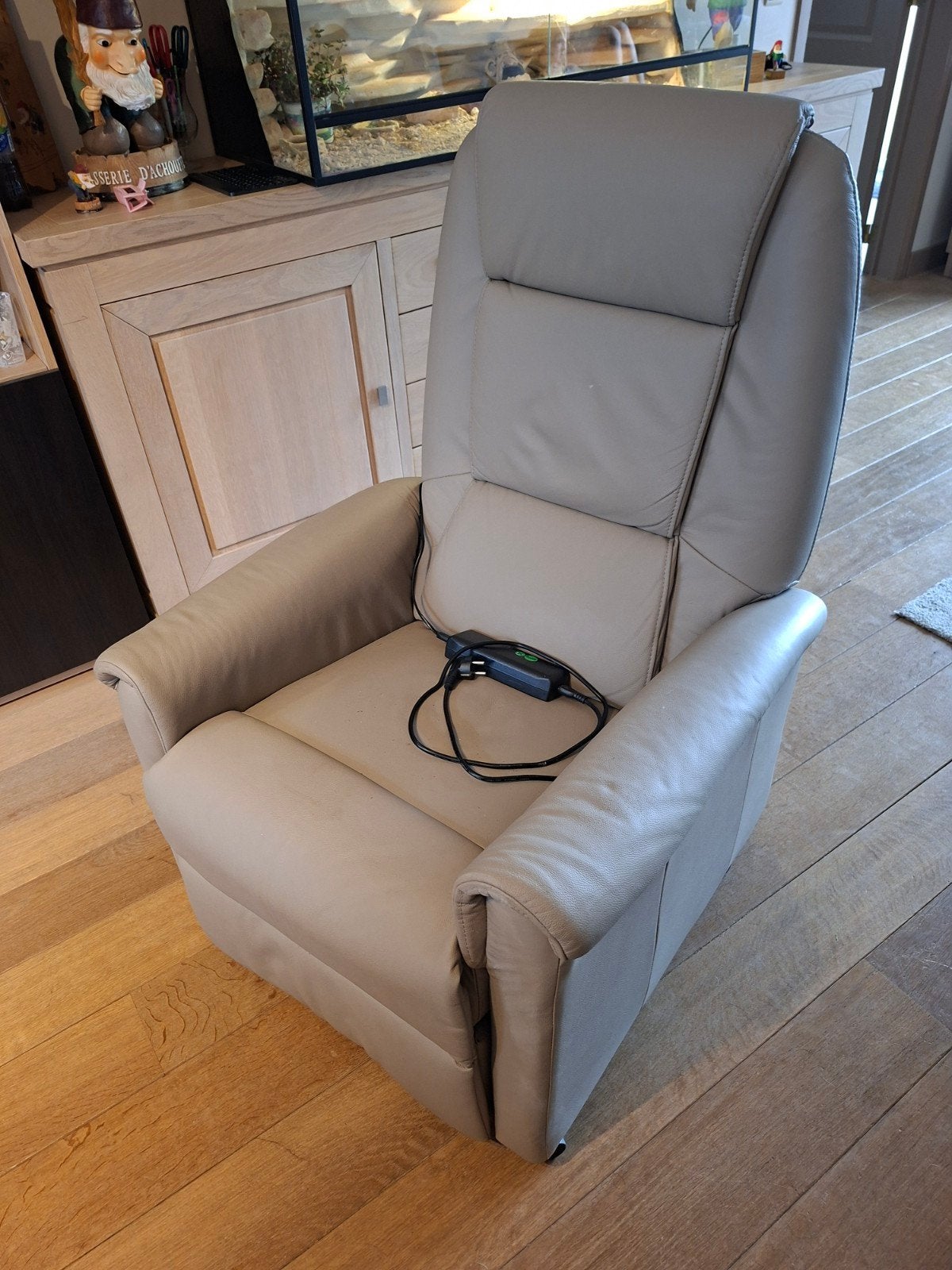 Sta-op-zetel merk Shenzhen, Huis en Inrichting, Fauteuils, Ophalen