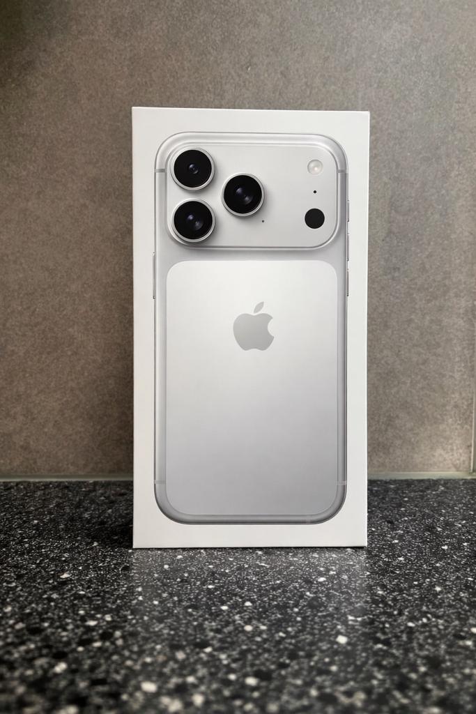 iPhone 17 Pro – Nieuw in doos, Ophalen, Zilver, 256 GB, Overige modellen