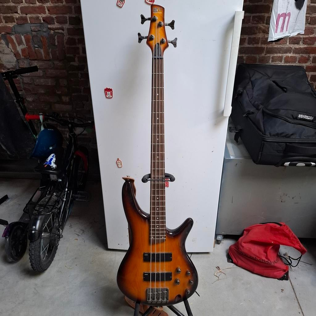 Ibanez basgitaar met toebehoren, Muziek en Instrumenten, Ophalen, Zo goed als nieuw, Elektrisch
