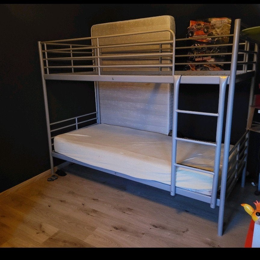 stapelbed, Enlèvement, Lits superposés