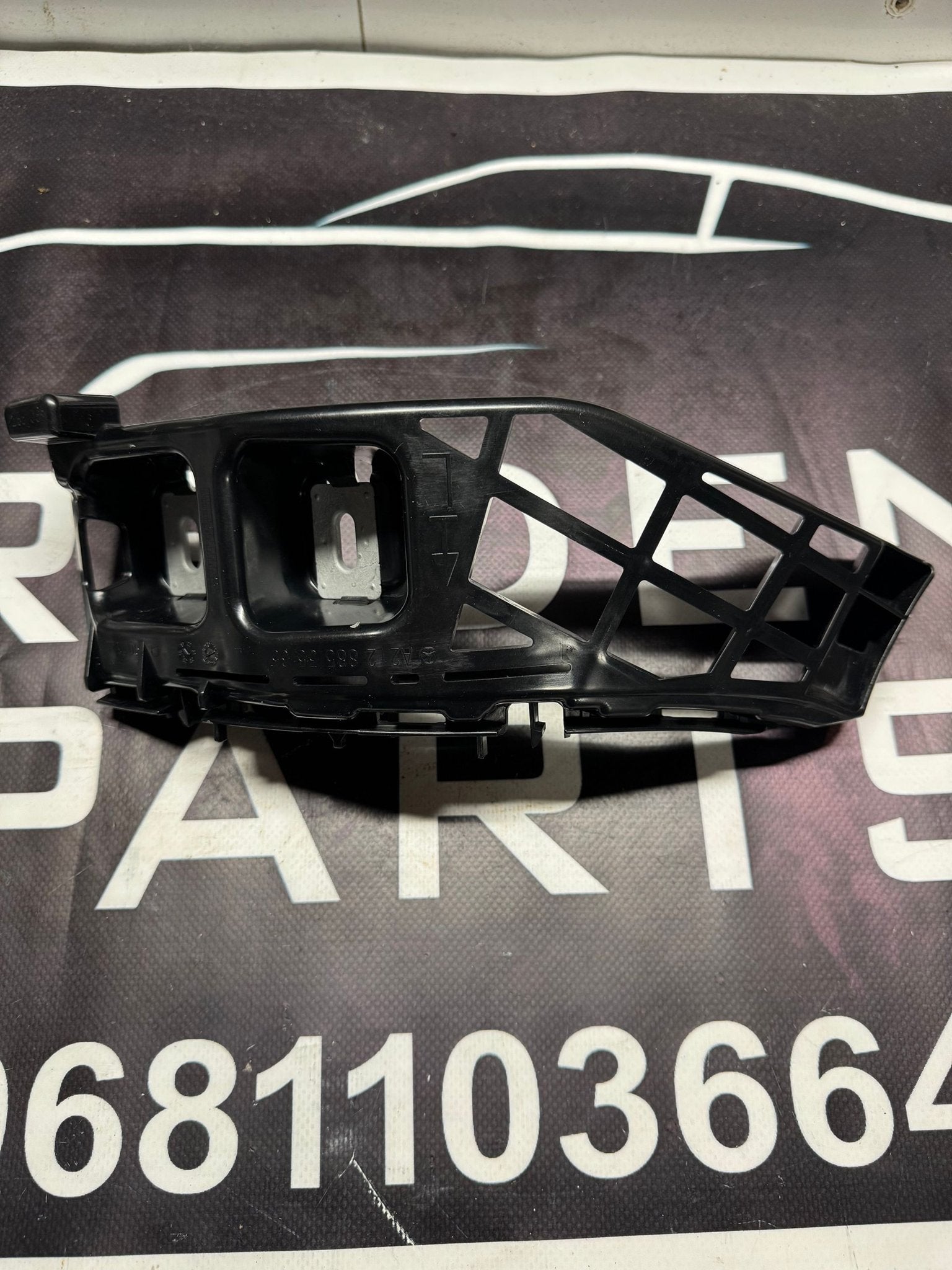 Mercedes E Klasse W212 Facelif Bumpersteun Links A2128853765, Gebruikt, -, Ophalen of Verzenden, -