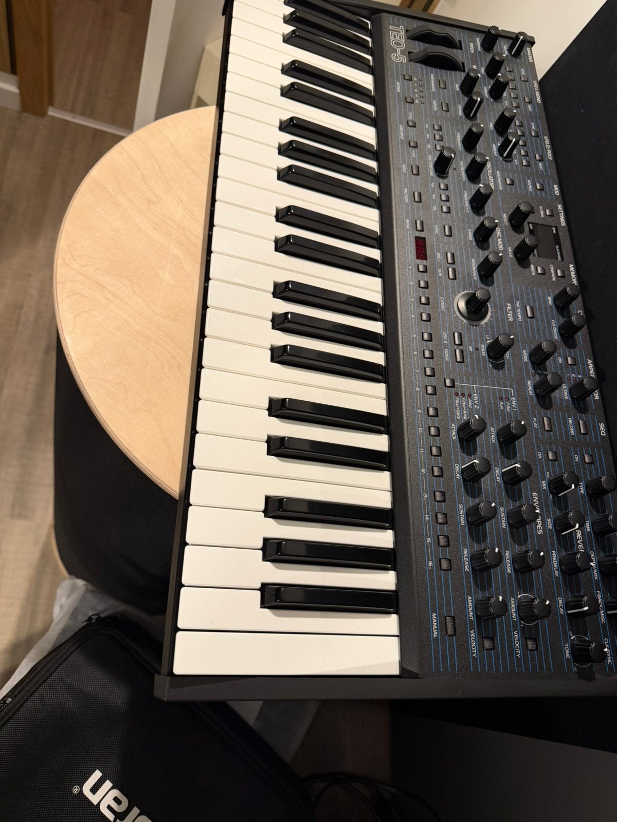 Oberheim teo 5, Musique & Instruments, Synthétiseurs, Enlèvement ou Envoi, Comme neuf