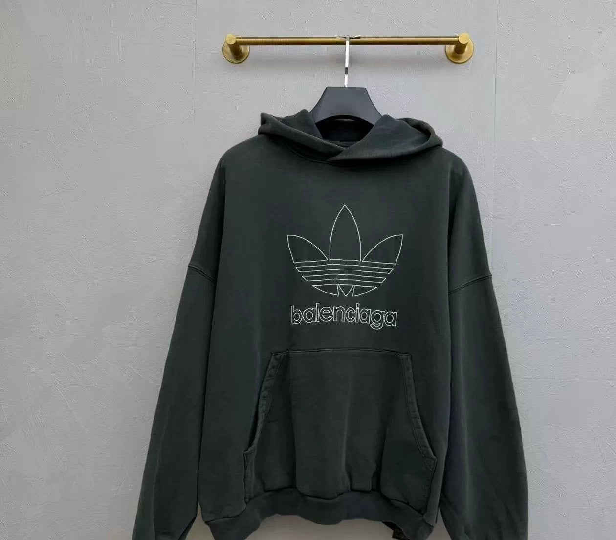 Balenciaga x adidas Hoodie, Kleding | Dames, Topjes, Ophalen, Nieuw