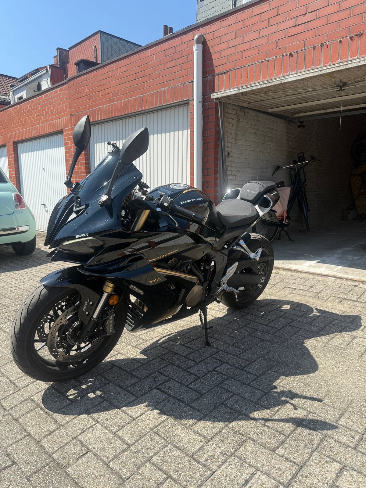 QJMOTOR SRK800 RR 2.280km!!, Motoren, 800 cc, Minimaal motorrijbewijs A2, Handgeschakeld, 12 t/m 35 kW