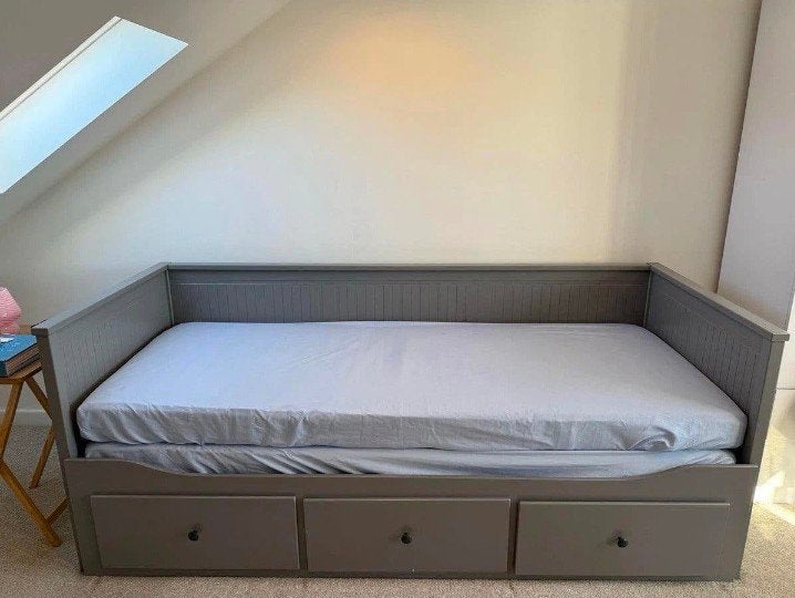 ikea hemnes bedbank slaapbank grijs met 3 lades, Enlèvement, Gris