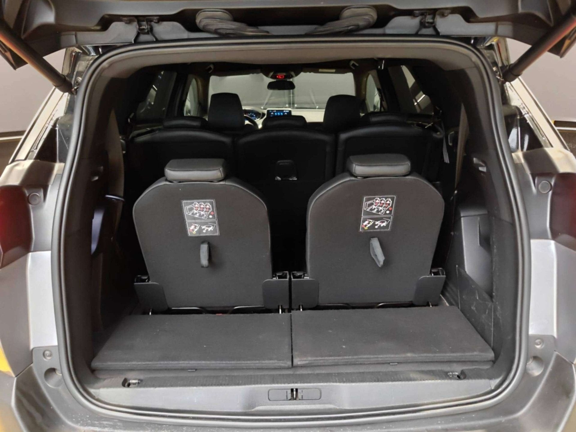 Peugeot 5008 1.6 GT 180pk 7-zit/Trekhaak/LED/Massage/Leder/K, Auto's, Automaat, Dealer onderhouden, Gebruikt, 4 cilinders