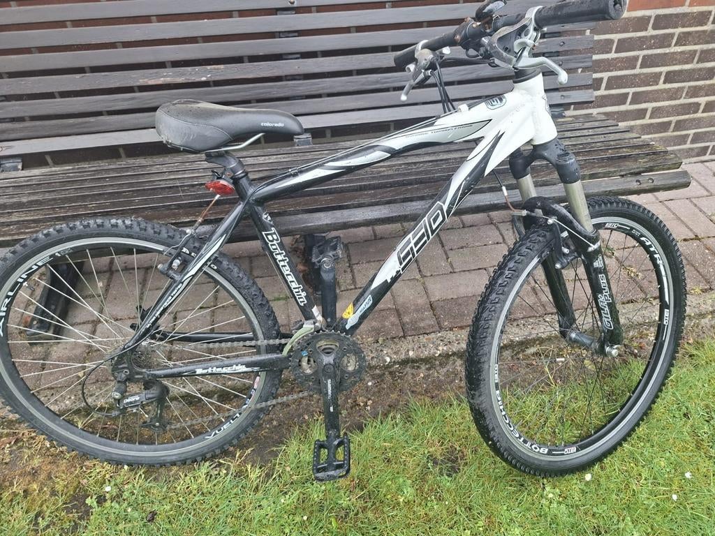 Mountainbike witte 24 inch  rode 26 inch, Fietsen en Brommers, Ophalen