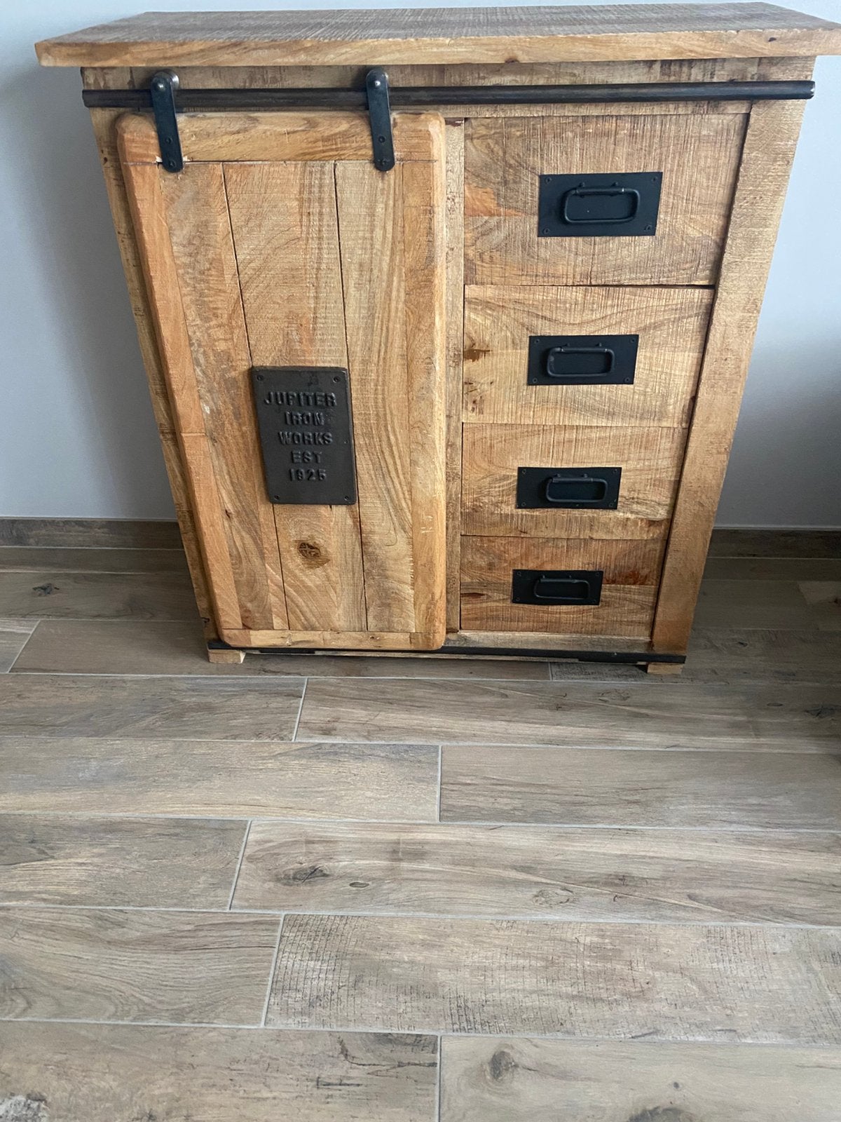 Teak kast industrieel, Ophalen, Zo goed als nieuw
