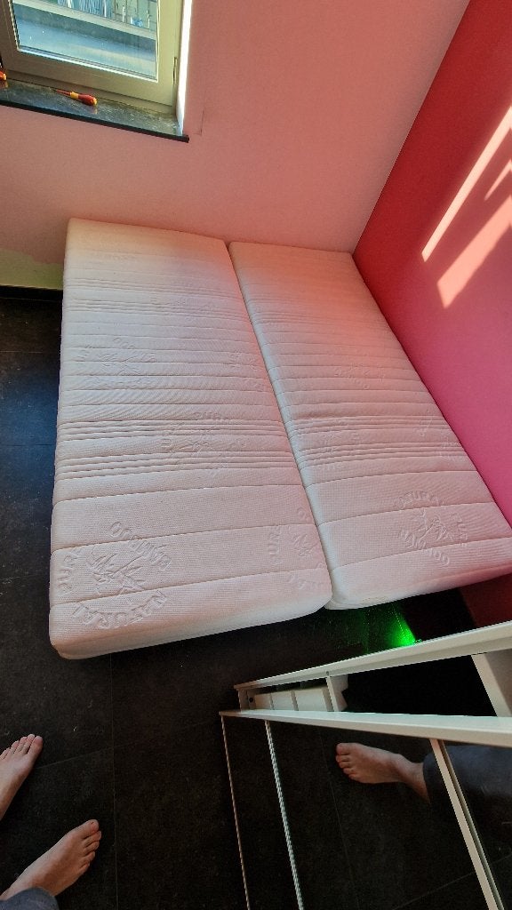 Bed 160x200 verstelbare latten bodems en 2  matrassen, Huis en Inrichting, Slaapkamer | Matrassen en Bedbodems, Ophalen, Gebruikt