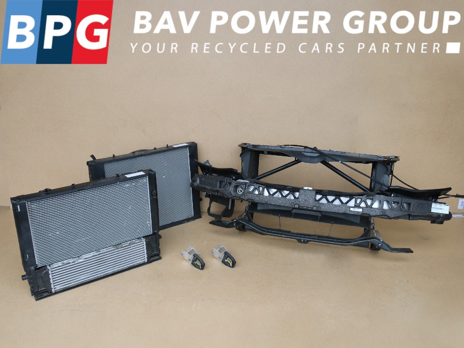 RADIATEUR COMPLEET VOORFRONT BMW 3 serie Gran Turismo (F34), Gebruikt, BMW, Petuelring 130
80809  München, DE, Bayerische Motoren Werke AG
