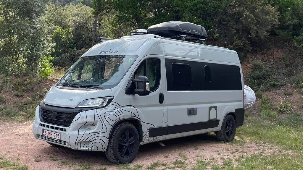 Campervan 2023 ETRUSCO 600BB Complete edition/ 4P (4 bedden), Caravans en Kamperen, Mobilhomes, Particulier, tot en met 4, Buscamper of Camperbus