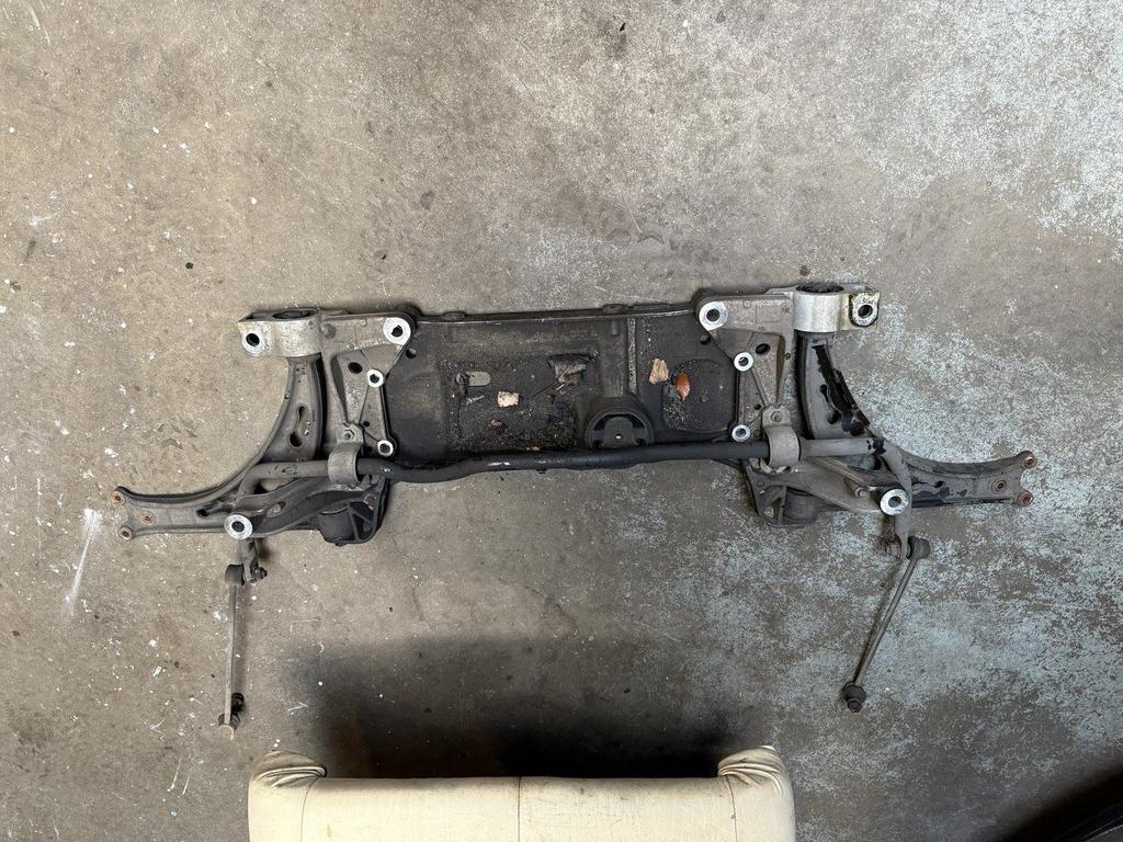 Volkswagen Touran / Golf subframe, Auto-onderdelen, Ophalen, Gebruikt, -, Volkswagen