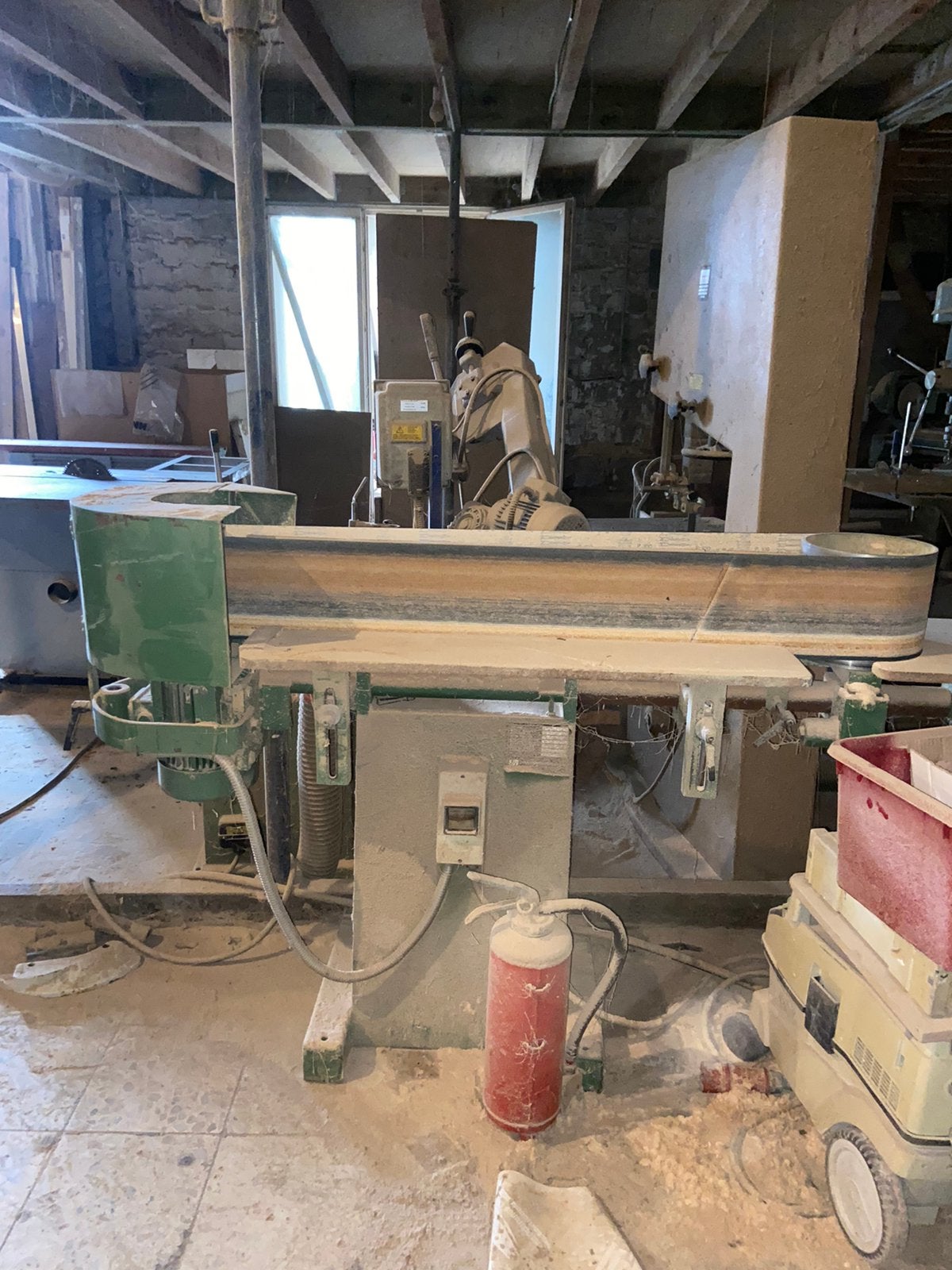 Machine menuiserie, Enlèvement