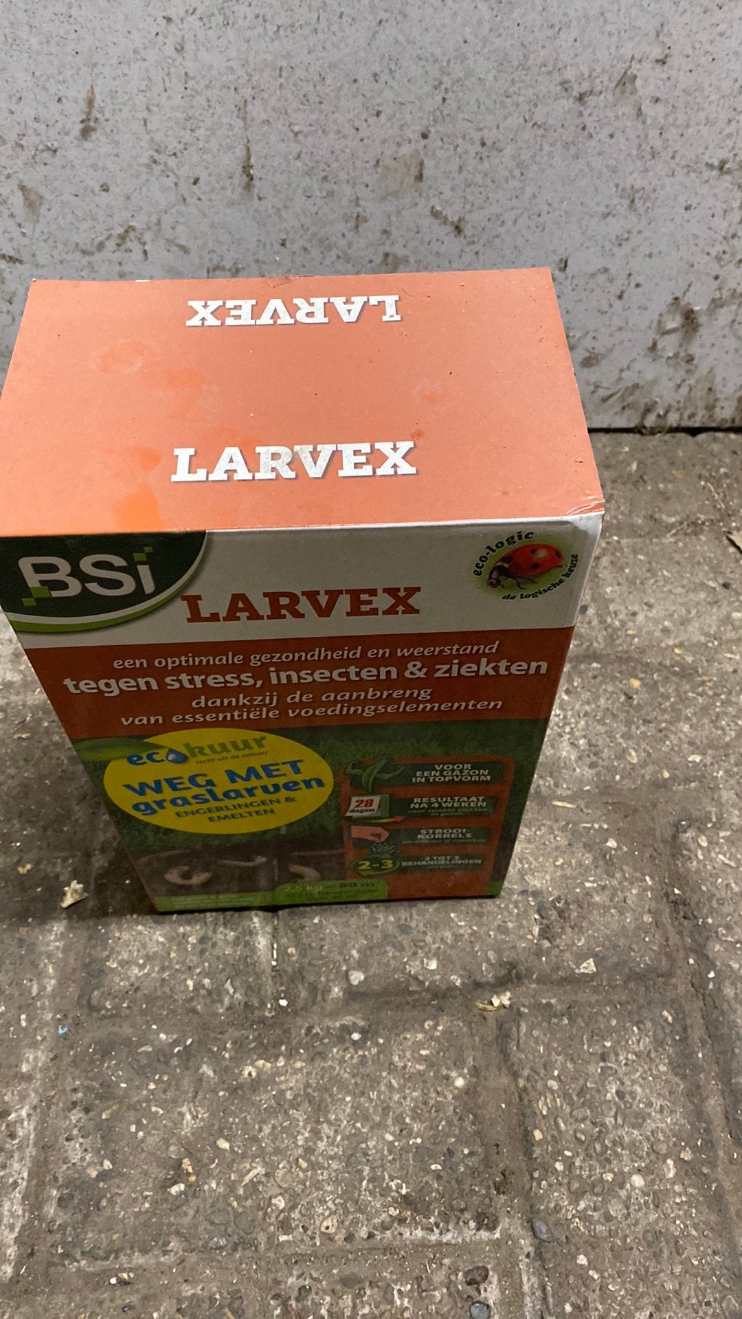 Engerlingen en emelten bestrijden op biologisch manier, Ophalen, Zo goed als nieuw