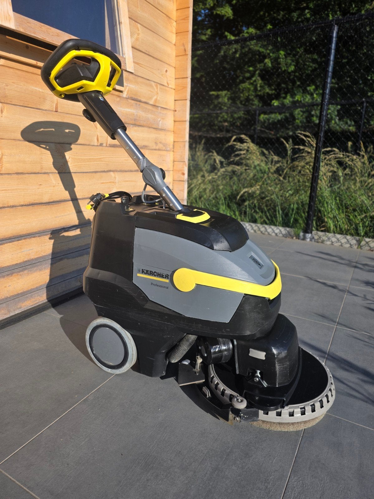 Kärcher BD38/12C Professional Schrobzuigmachine op Accu, Doe-het-zelf en Bouw, Reinigingsmachines, Ophalen of Verzenden, Zo goed als nieuw