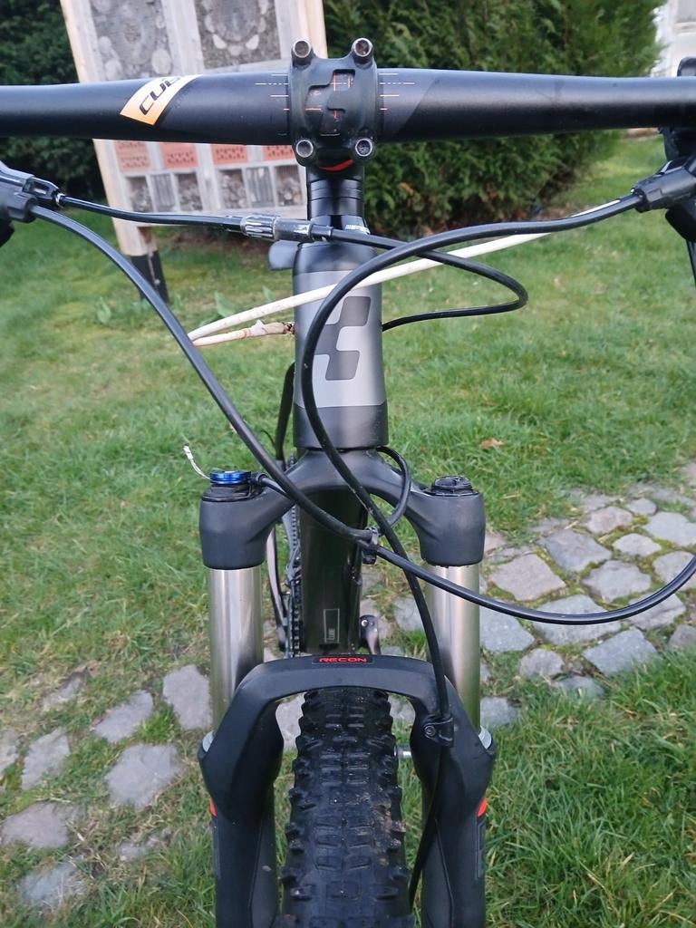 Carbone Cube Reaction PRO, Enlèvement ou Envoi