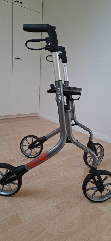 Flexibele rollator - metallic grijs, Ophalen, Opvouwbaar, Zo goed als nieuw