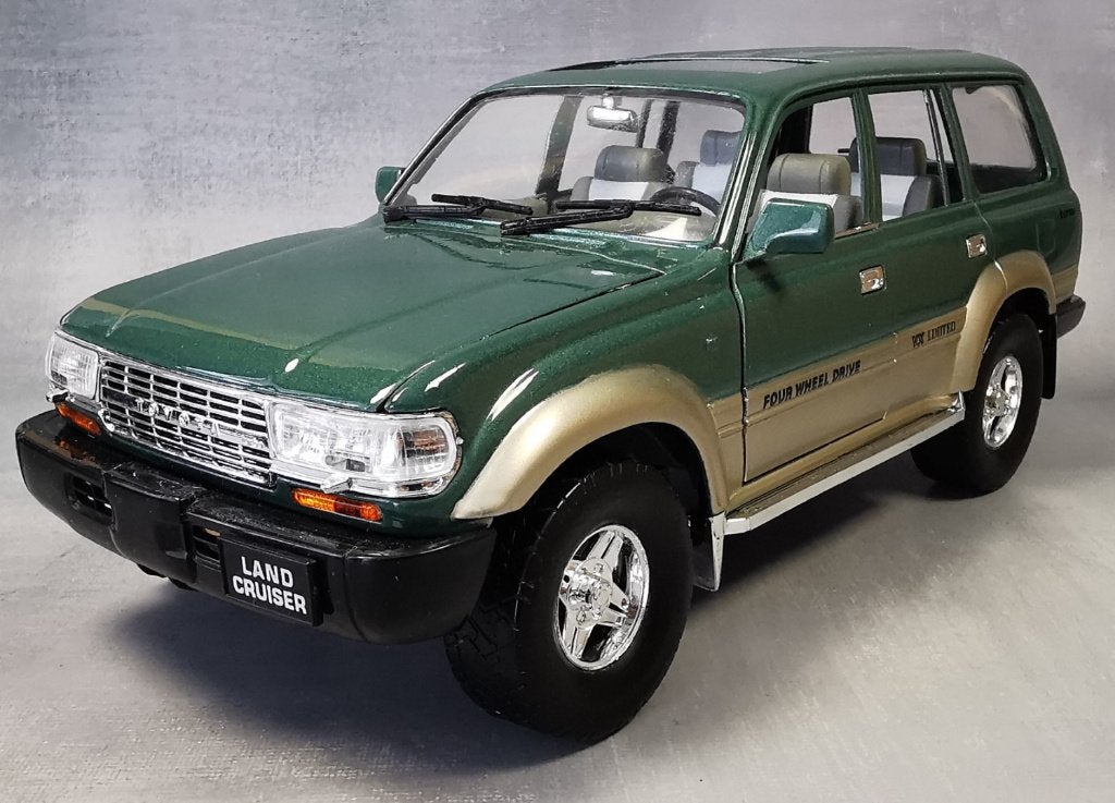 1/18 Road Legends - 1992 Toyota Land Cruiser (groen-zilver), Hobby en Vrije tijd, Ophalen of Verzenden, Zo goed als nieuw, Auto