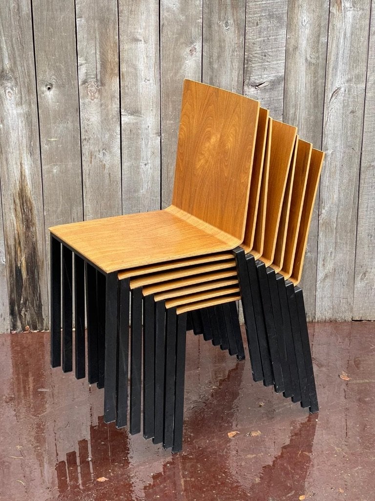 Metafox contour kuipstoelen – (35 op voorraad), Huis en Inrichting, Gebruikt, Bruin, Ophalen of Verzenden, Kuipstoelen–Matzwart frame en walnoot topping zit