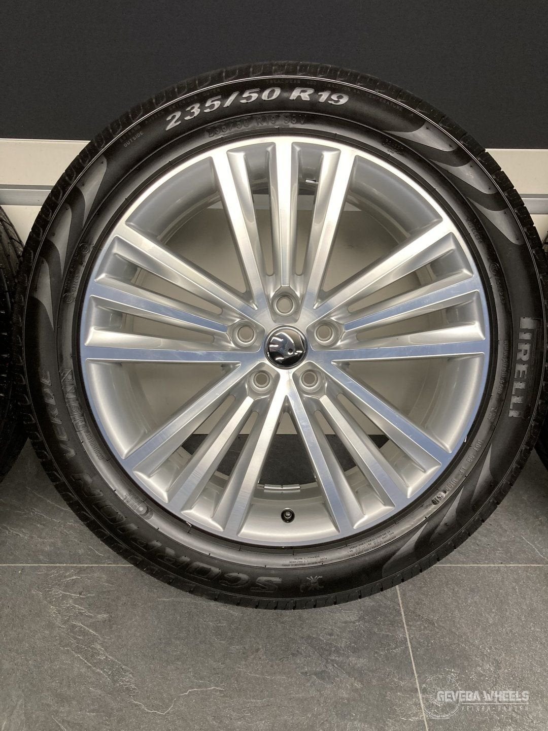 19” originele Skoda Kodiaq velgen + Pirelli banden 5x112 565, Auto-onderdelen, Banden en Velgen, Banden en Velgen, Zomerbanden