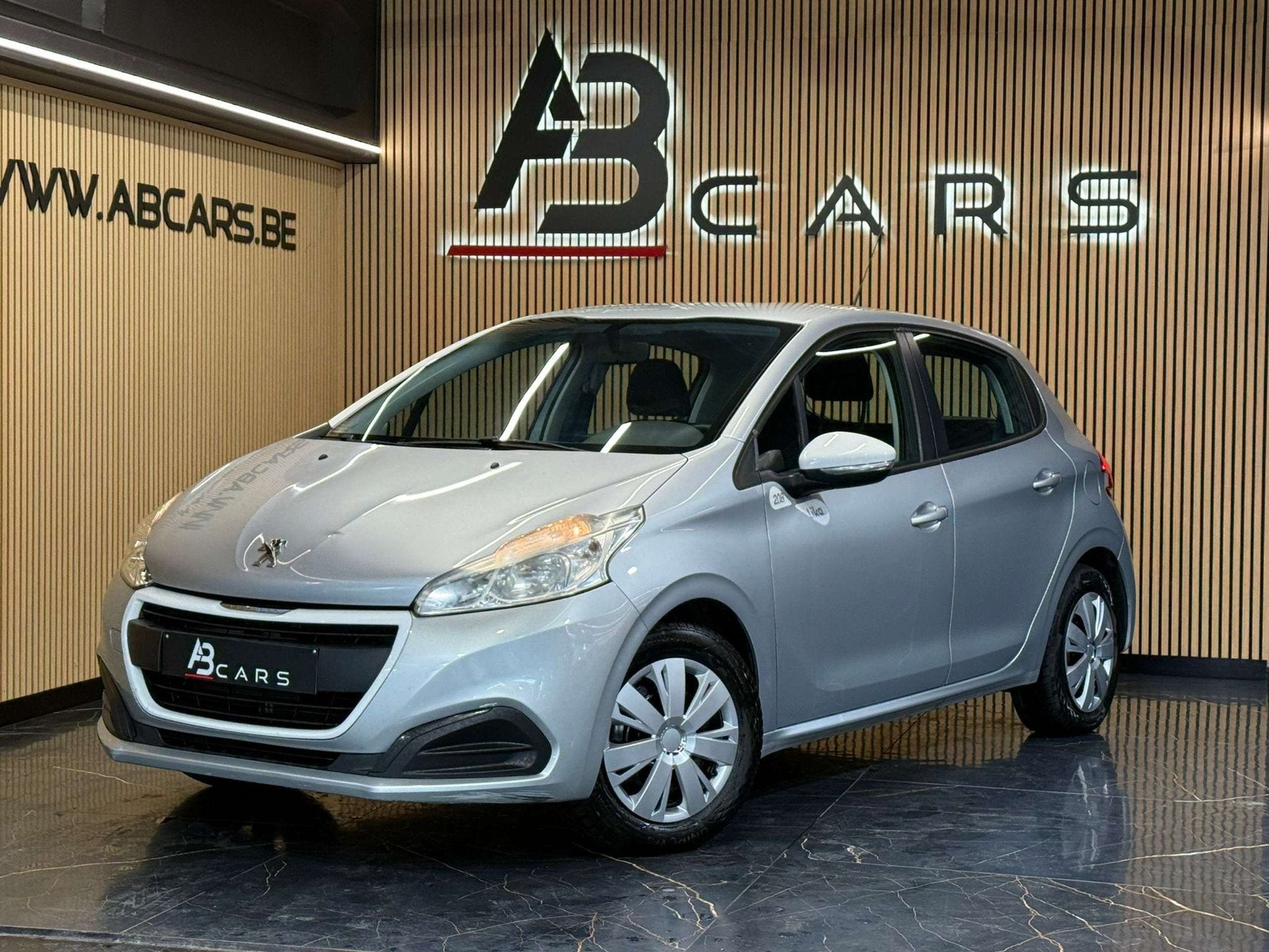 Peugeot 208 1.0I * GARANTIE 12 MOIS *, Autos, https://public.car-pass.be/vhr/b1a5c7b1-65b9-4cb2-aedb-f37994869f8f, Argent ou Gris