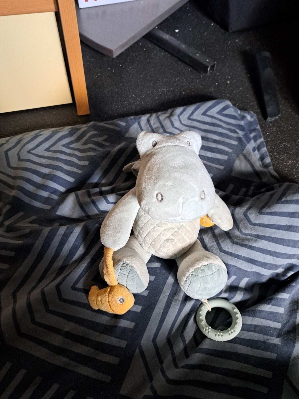 nattou muziek knuffel en maxicosi hanger, Kinderen en Baby's, Kinderspulletjes, Ophalen of Verzenden, Zo goed als nieuw