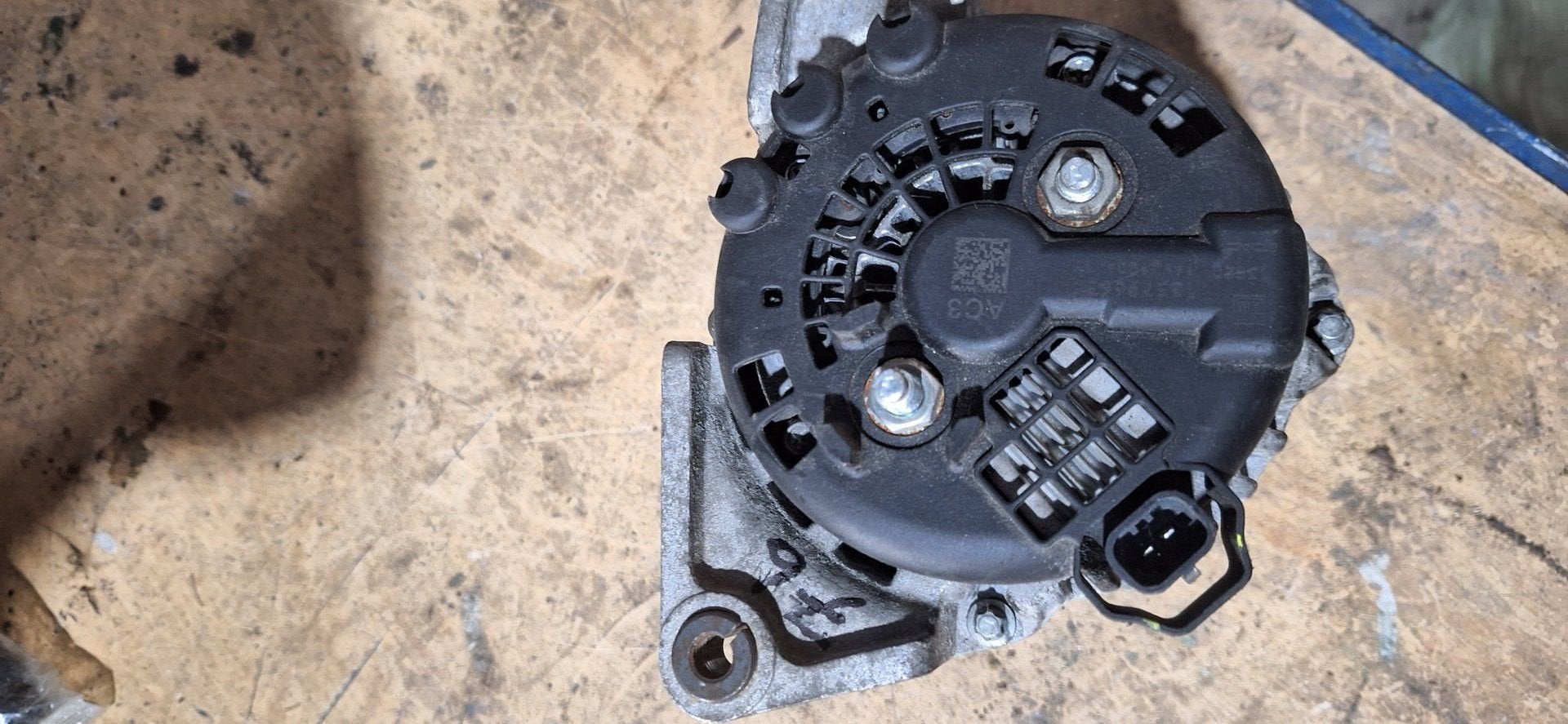 Originele Dynamo Opel Astra J Meriva B 1.7 CDTi 100A 1357966, -, Opel, Utilisé, -