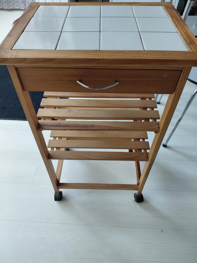 Petit meuble pour la cuisine, Enlèvement
