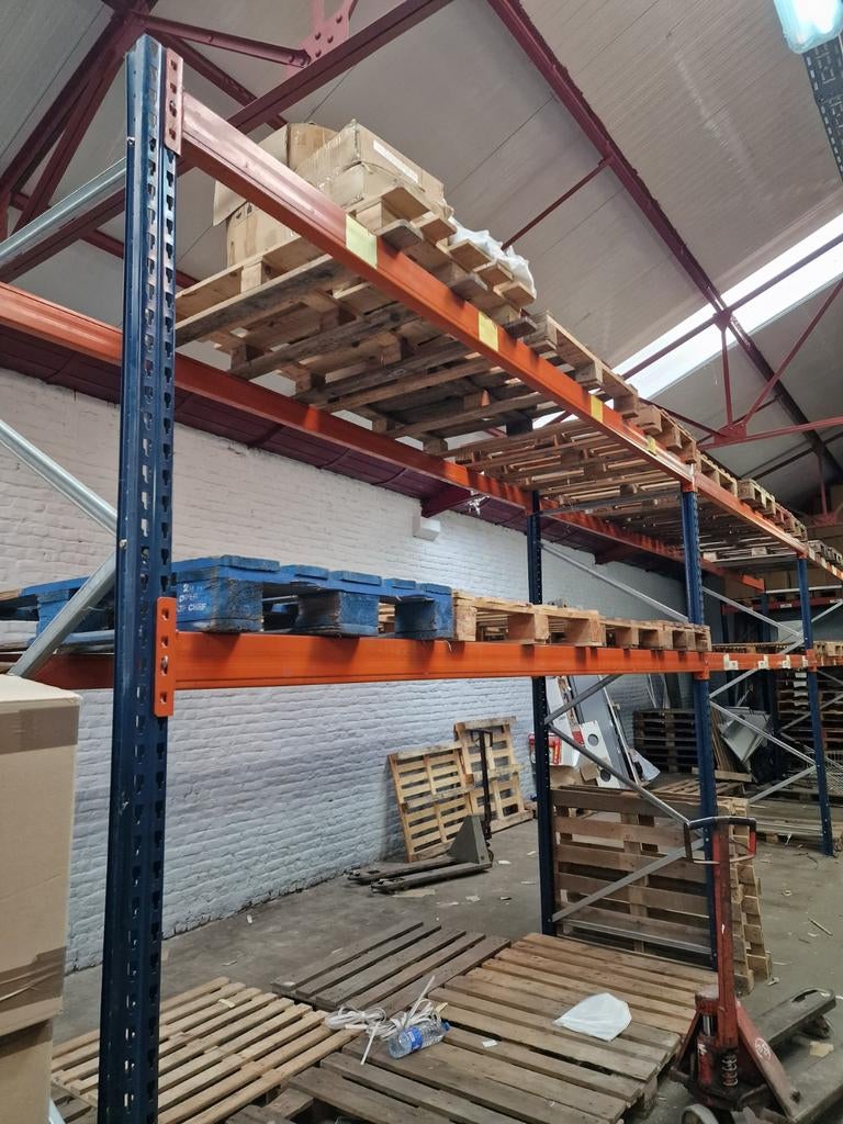 DRINGENDE LIQUIDATIE - Rekken, pallets en gondels, winkel, Ophalen