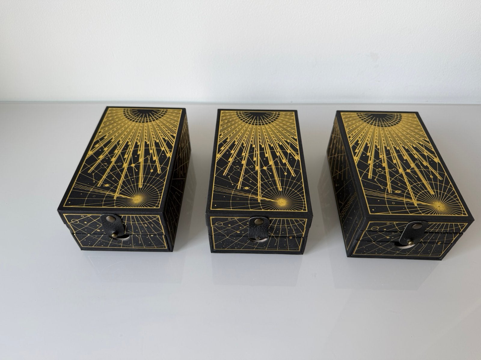 Tomorrowland 2022 3 complete doosjes met b2b armbandjes, Enlèvement