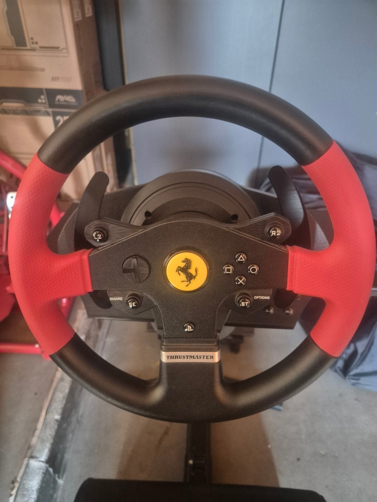 thrustmaster T150 Ferrari stuur met pedalen, Games en Spelcomputers, Ophalen, Controller