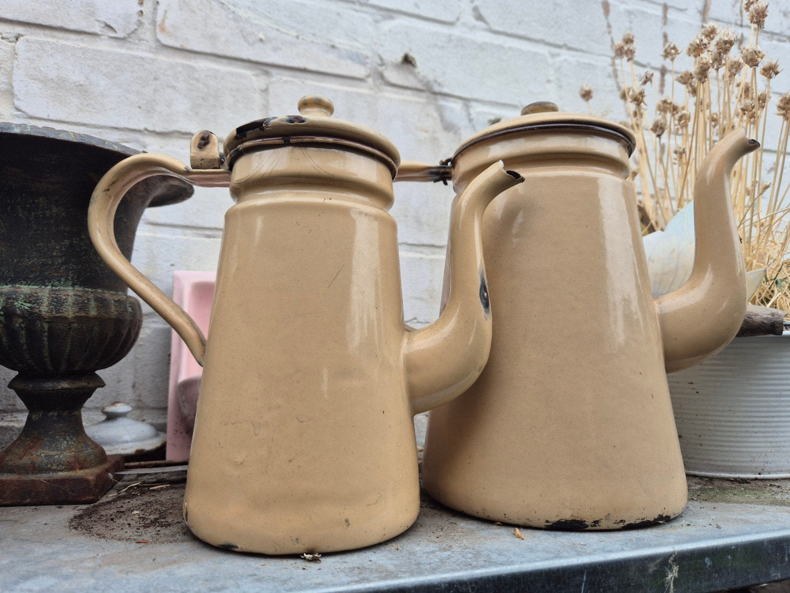 set oude emaille koffiekannen, Ophalen