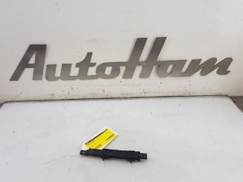 ANTENNE Porsche Cayenne (9PA) (|4D0907277|), Porsche Deutschland GmbH, Porscheplatz 1
70435  Stuttgart, DE, Porsche, Info@porsche.de