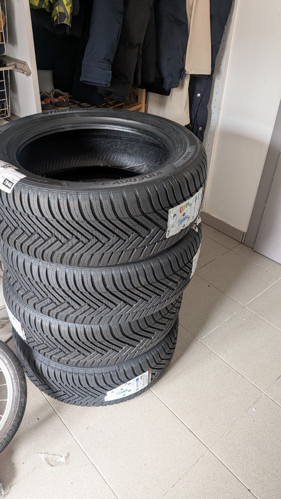4 pneus 4 saison hankook neuf 205/55r16 Année 2026, Autos : Divers, Pièces de sport automobile