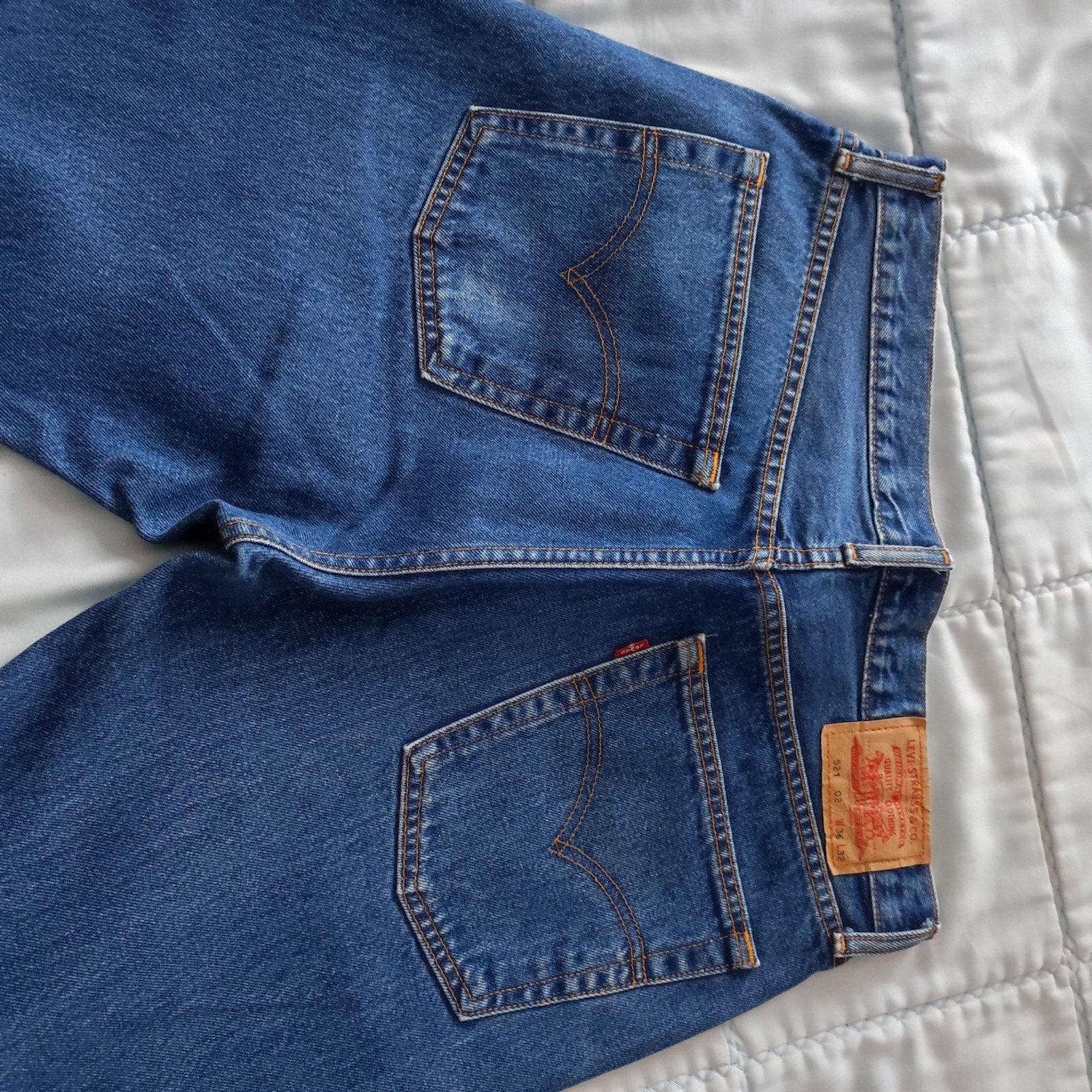 Jeans Levi's homme, Enlèvement