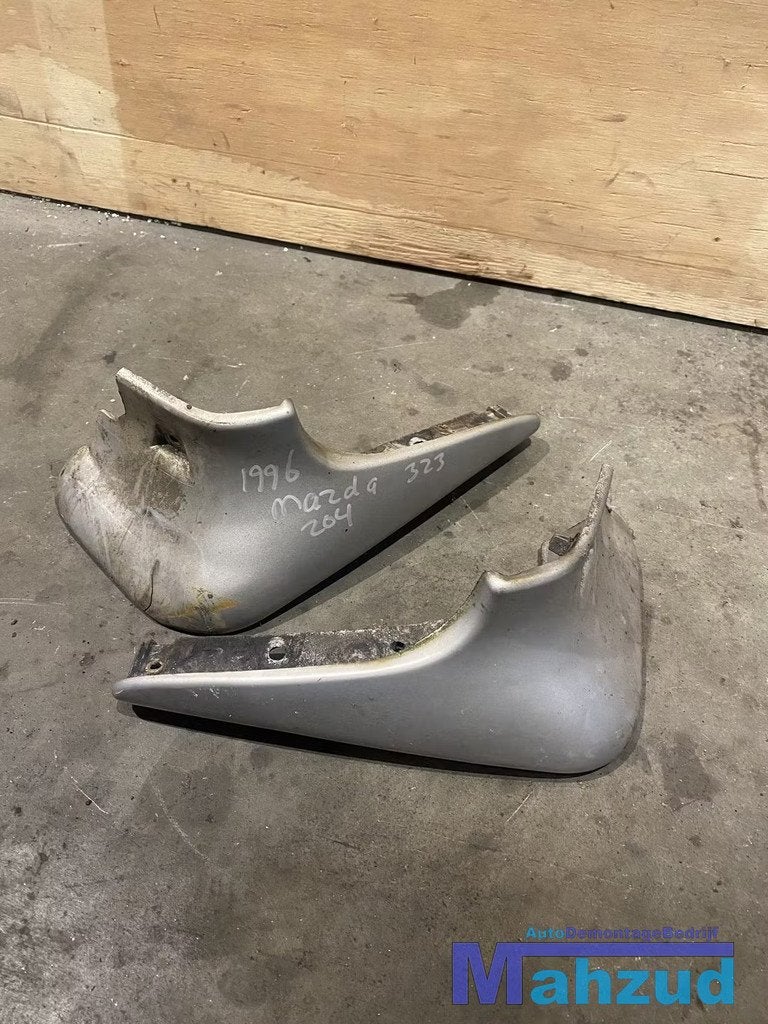 MAZDA 323 F 5 3L ZILVER GRIJS RECHTS LINKS spatlapset voor, Gebruikt, Shinchi, Fuchu-Cho 3-1
730-8670  Hiroshima, Mazda Motor Corporation