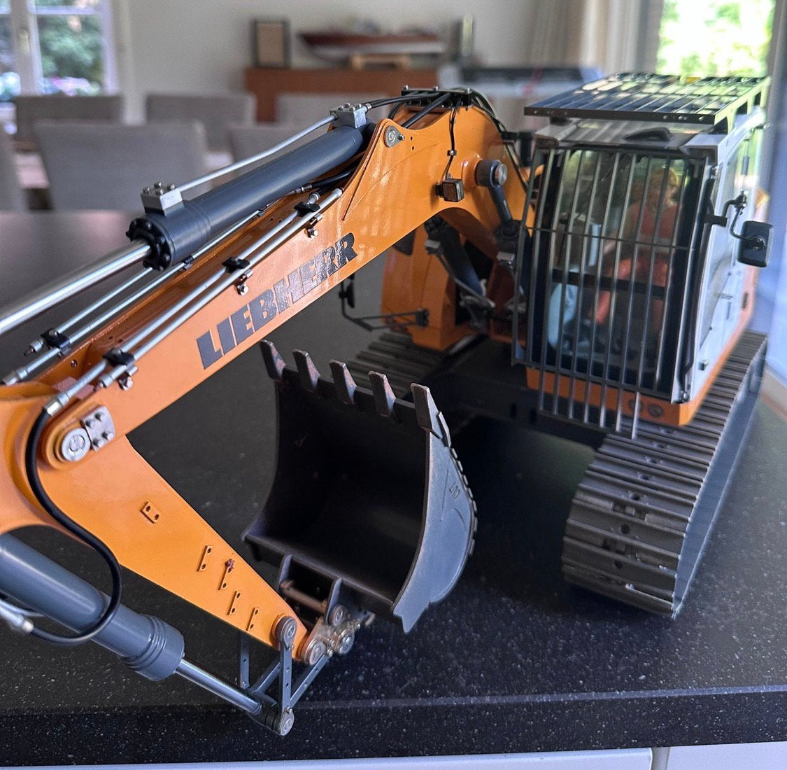 Rc 1/14 CUT 914, Hobby en Vrije tijd, Ophalen