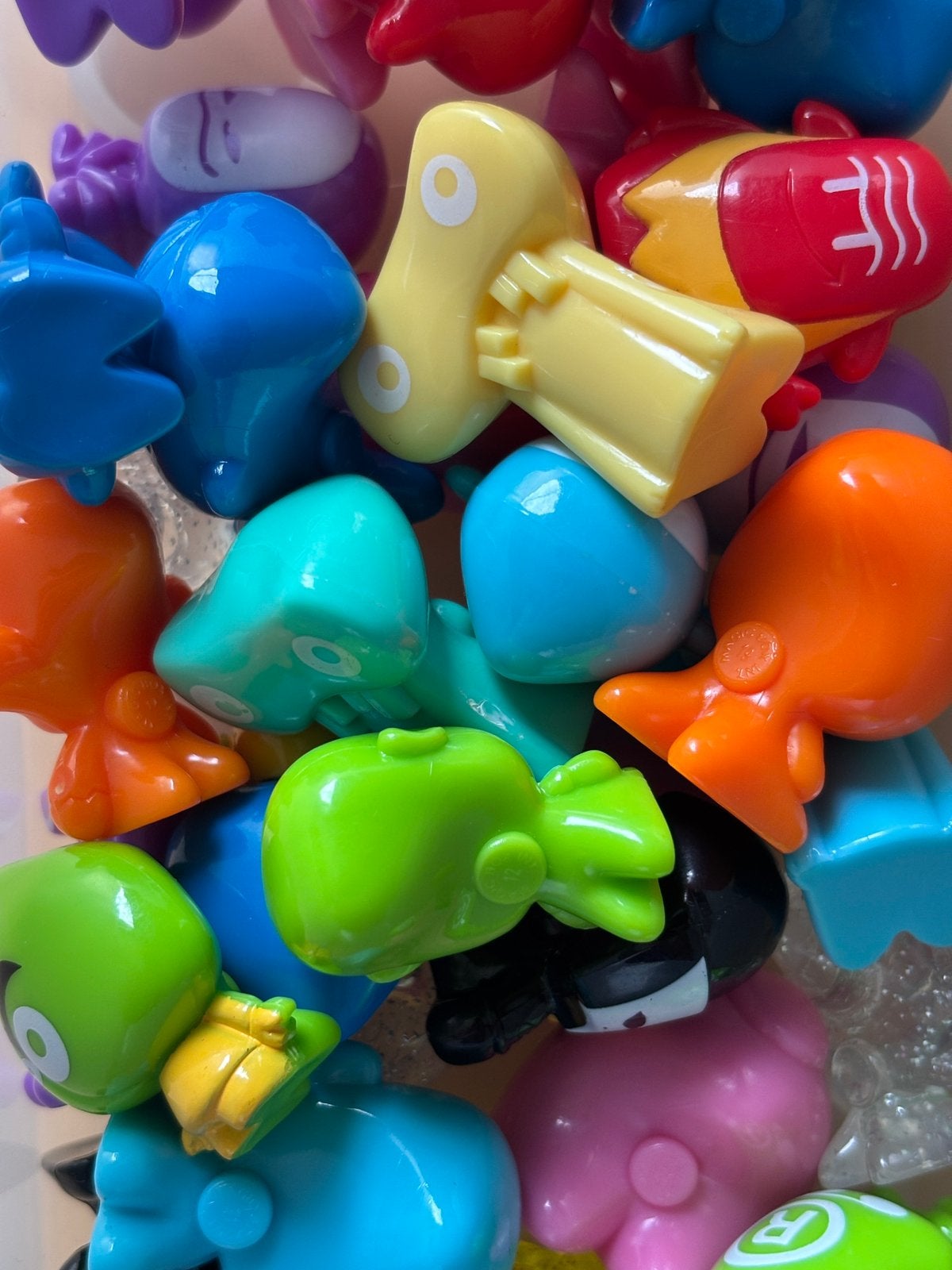 Go-Go’s (33 stuks uit 2010), Ophalen