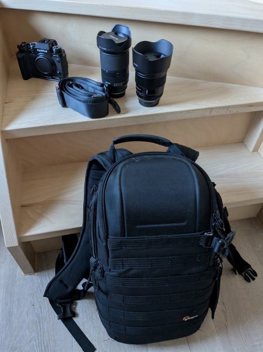 Fujifilm XT-4 met objectieven en rugzak., Enlèvement, Lowepro