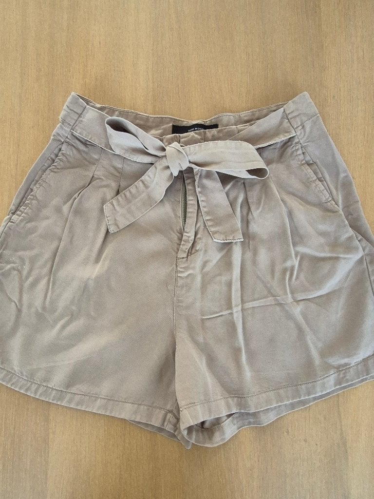 short Vero Moda medium, Kleding | Dames, Broeken en Pantalons, Vero Moda, Ophalen of Verzenden, Zo goed als nieuw, Maat 38/40 (M)