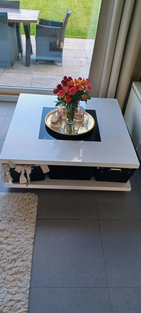 Salontafel wit, Enlèvement