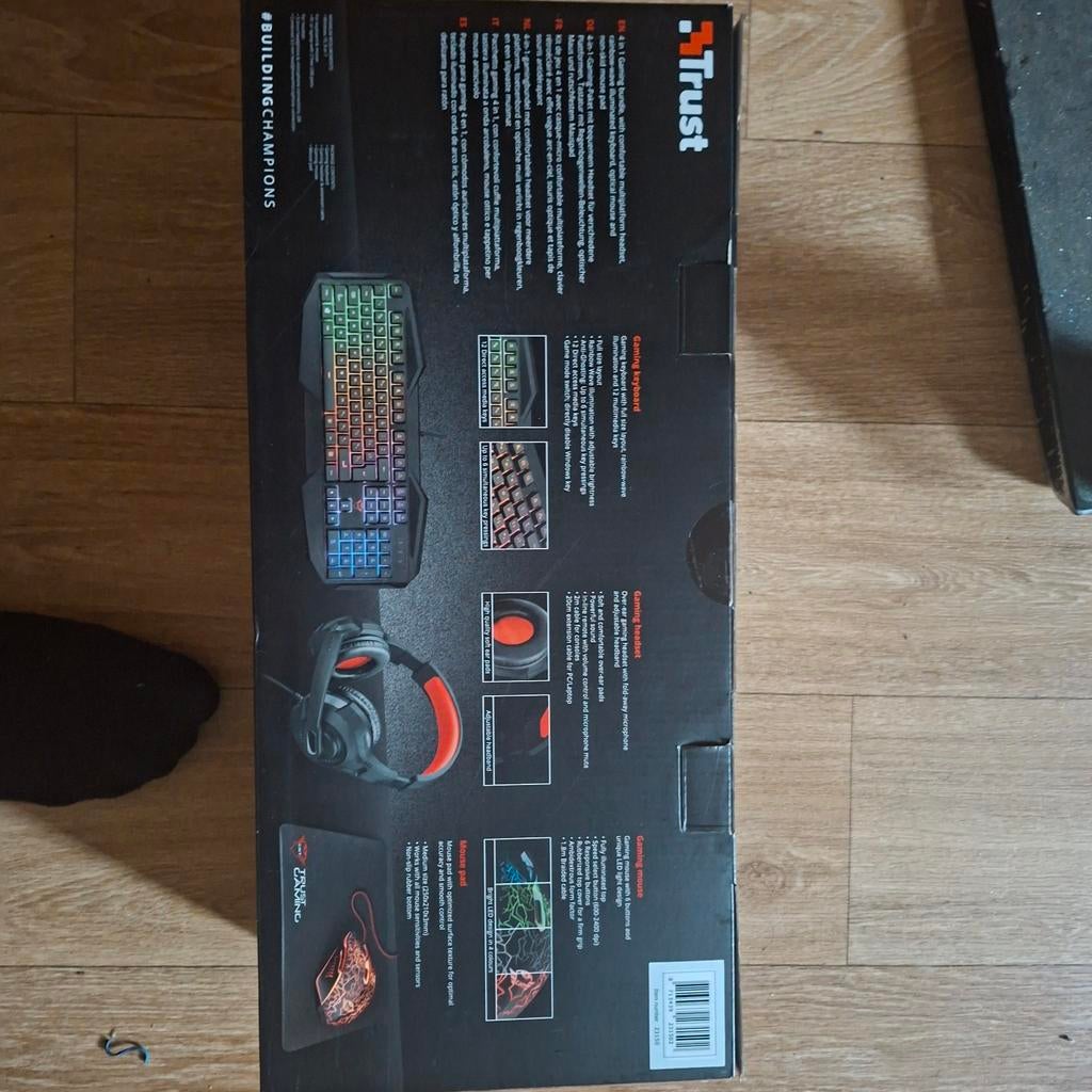 4 en 1 gaming, Ophalen, Mute-functie, Zo goed als nieuw, Trust