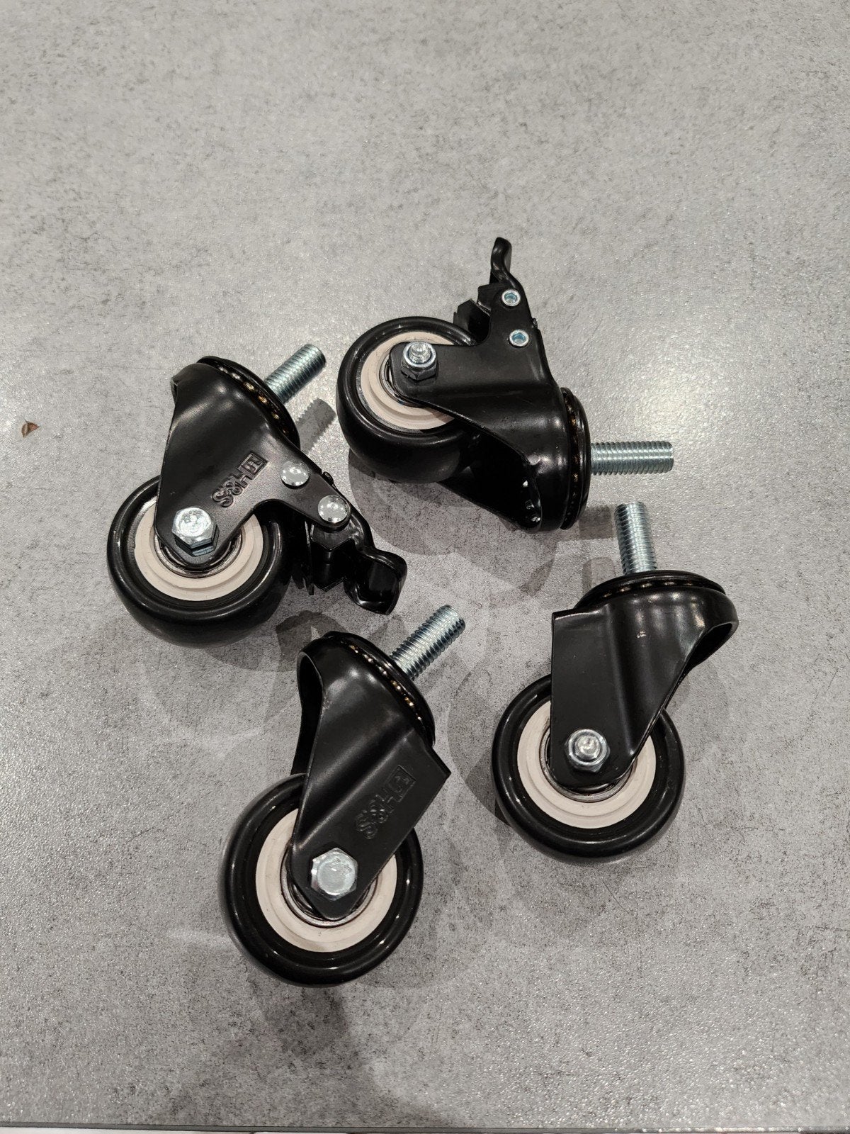 lot de 4 roulette, Enlèvement ou Envoi