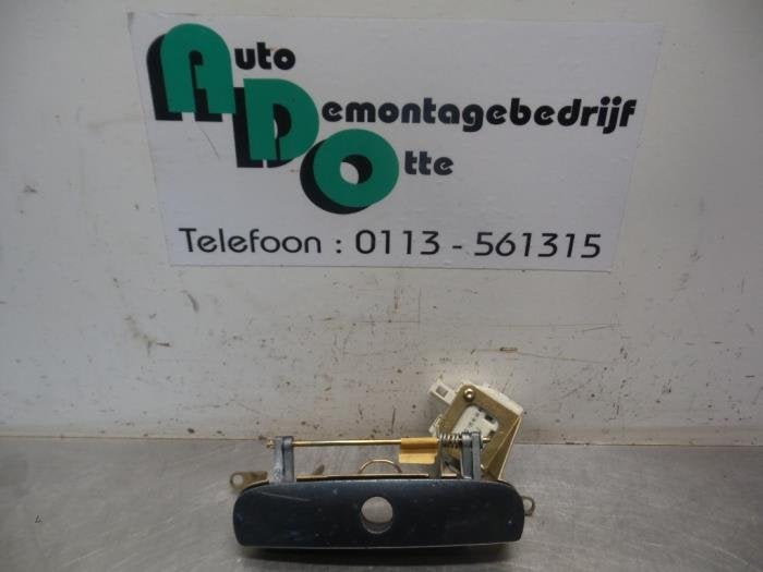 Poignée hayon d'un Volkswagen Polo (Polo 01-) (LC7V), Volkswagen, -, Utilisé, -
