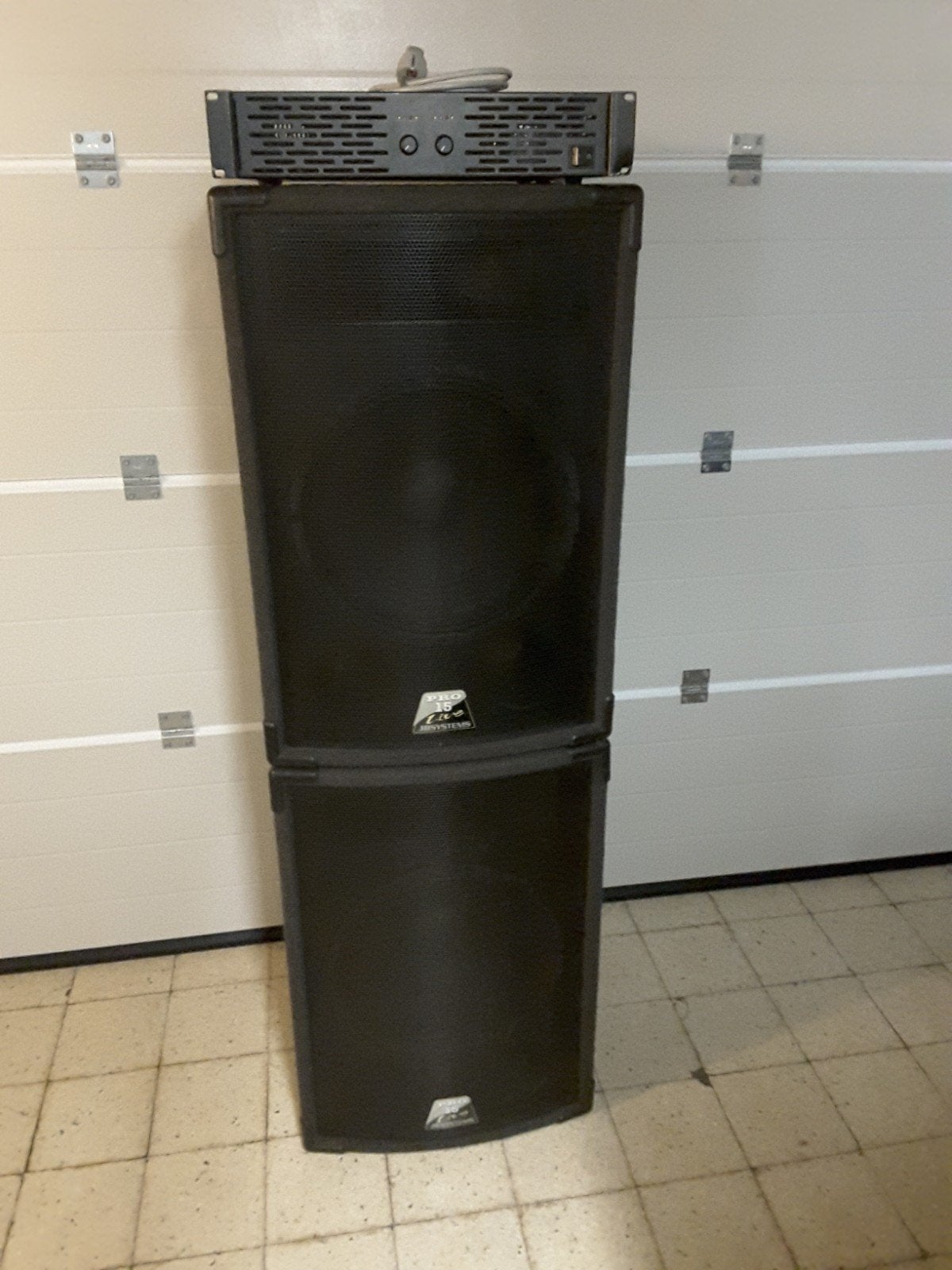 2 JB pro 15 live boxen + passende behringer KM750 versterker, Audio, Tv en Foto, Luidsprekerboxen, Ophalen, Zo goed als nieuw